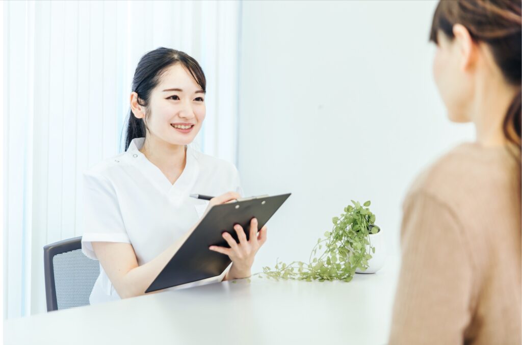 矯正治療の費用や支払い方法を相談するカウンセリング風景｜奈良市